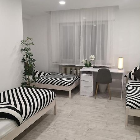 Schoene Und Optimal Gelegene Wohnung Weisskirchen Eksteriør bilde