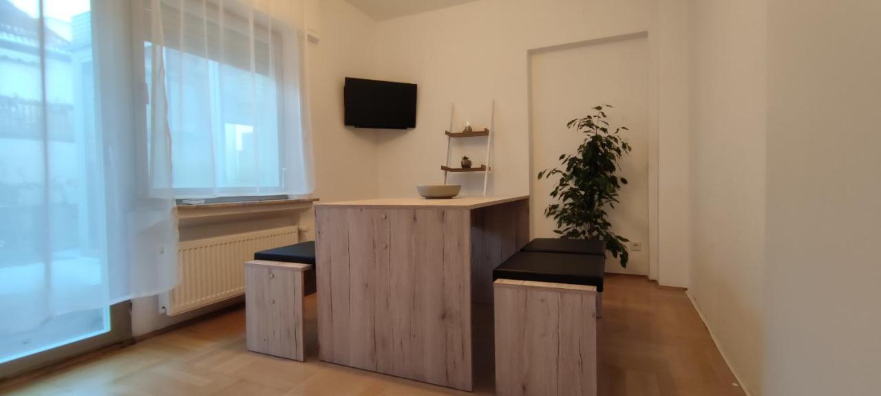 Schoene Und Optimal Gelegene Wohnung Weisskirchen Eksteriør bilde